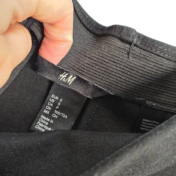 H&M Womens Thick Mini Skirt, Zip Back, Black, Stitching, Size Small - Picture 6 of 7